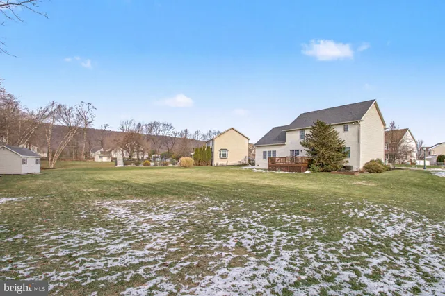 $575,000 | 5940 Huntington Cmns, Enola, PA 17025