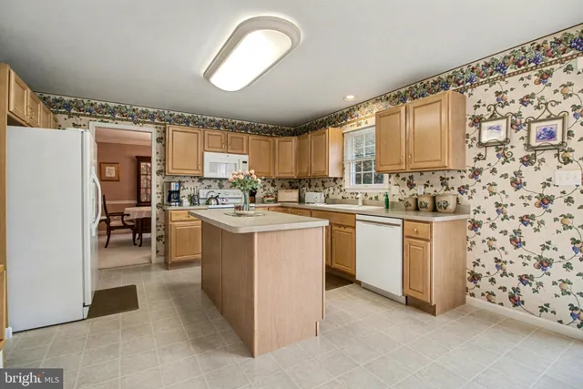 $575,000 | 5940 Huntington Cmns, Enola, PA 17025