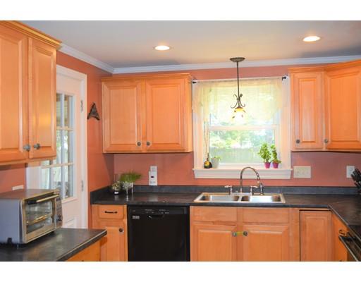 144 Arnold Road Norwood, MA 02062 - Photo 4 of 17 Gallery Image 4
