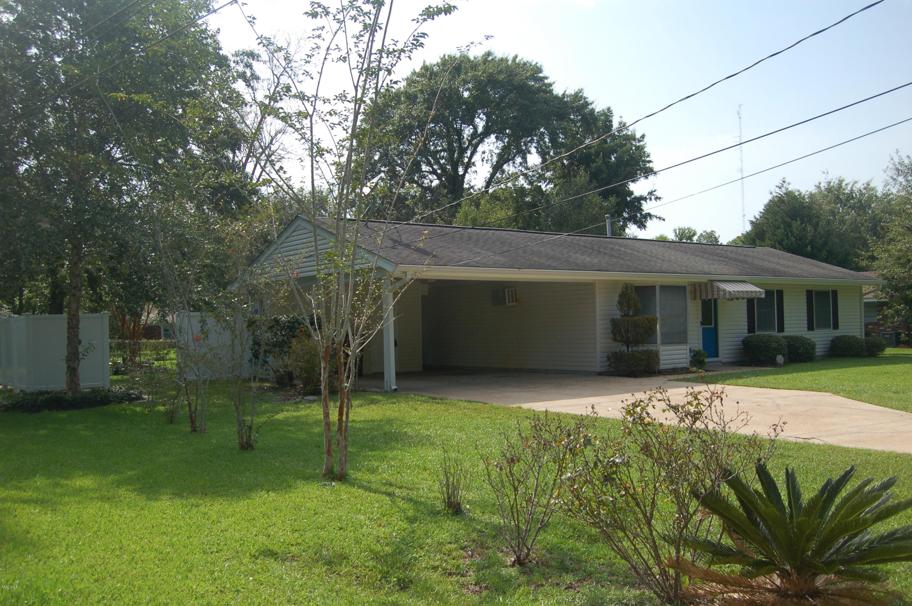 309 Alexander Road Long Beach, MS 39560 - Photo 2 of 53 DSC_0225