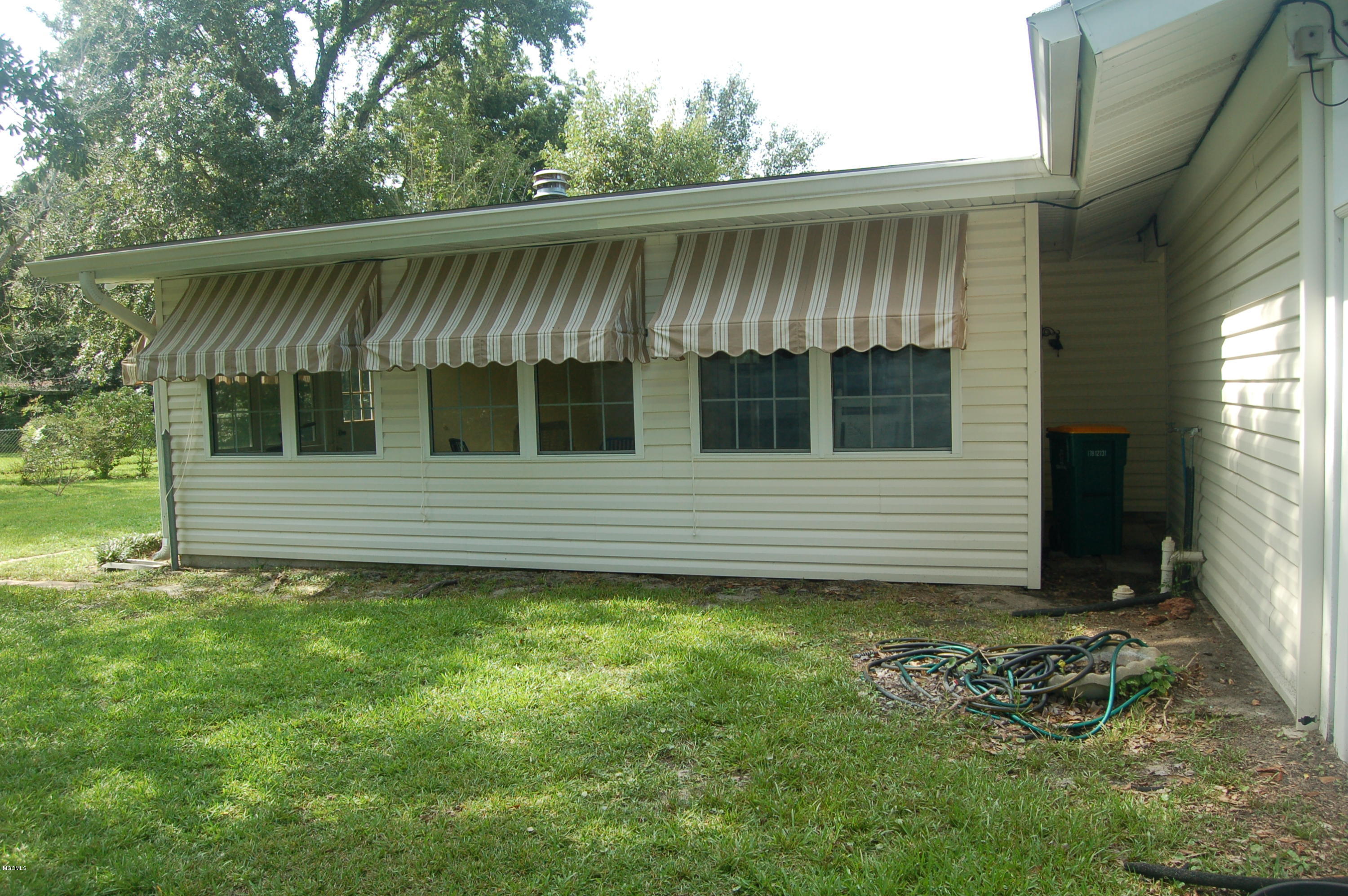 309 Alexander Road Long Beach, MS 39560 - Photo 3 of 53 DSC_0226