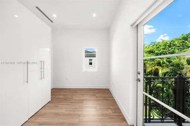 $2,650,000 | 315 Santander Avenue, Unit 311, Coral Gables, FL 33134