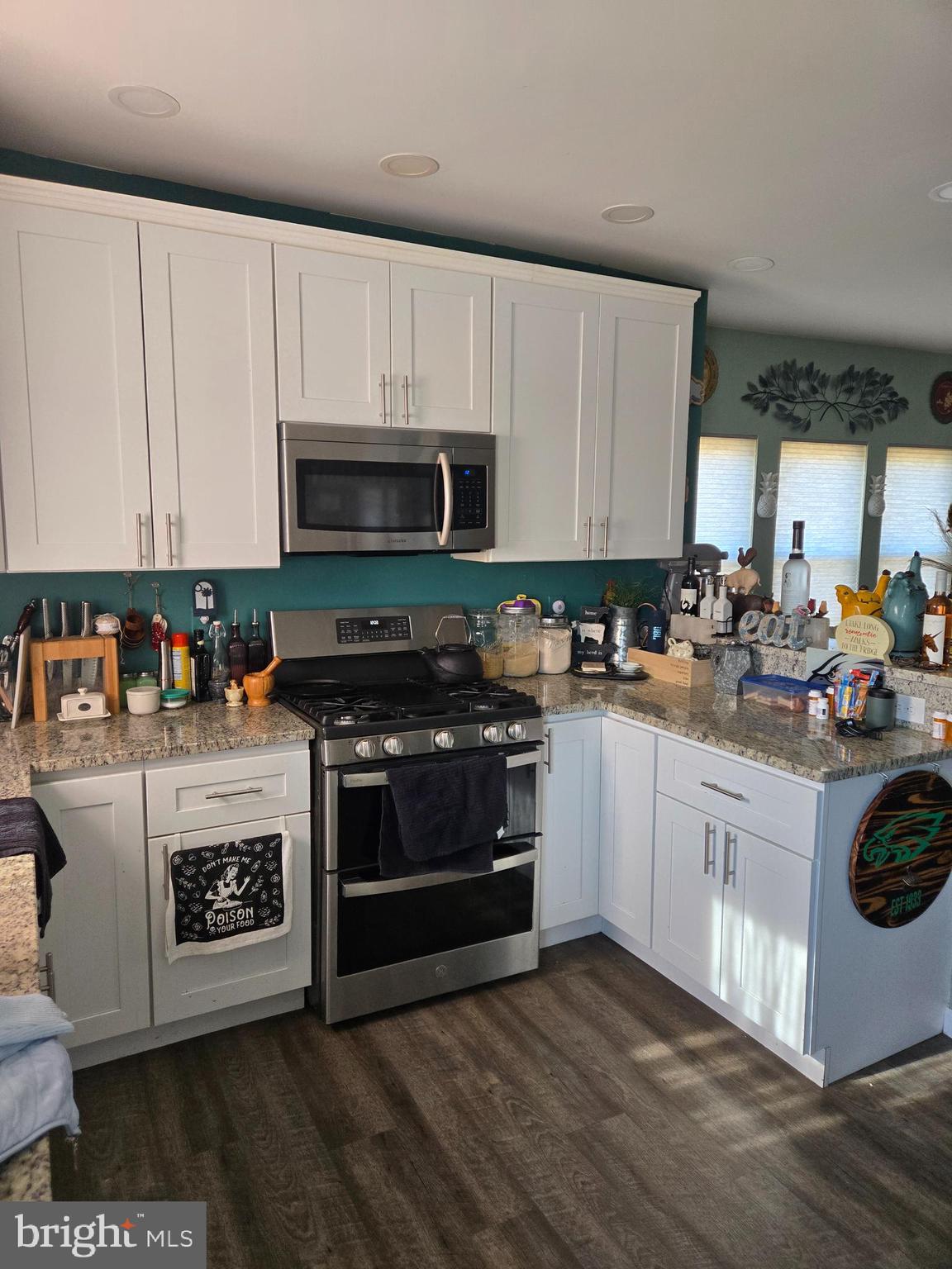 202 Creek Road Bellmawr, NJ 08031 - Photo 6 of 27 modern kitchen