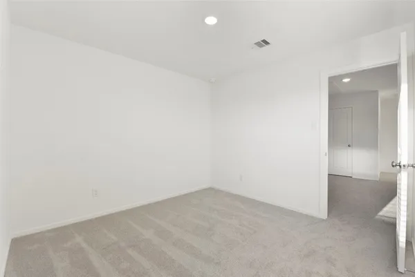 $2,100 | 253 Douglas Hls Drive, Magnolia, TX 77354