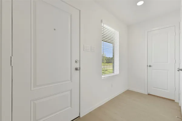 $2,100 | 253 Douglas Hls Drive, Magnolia, TX 77354