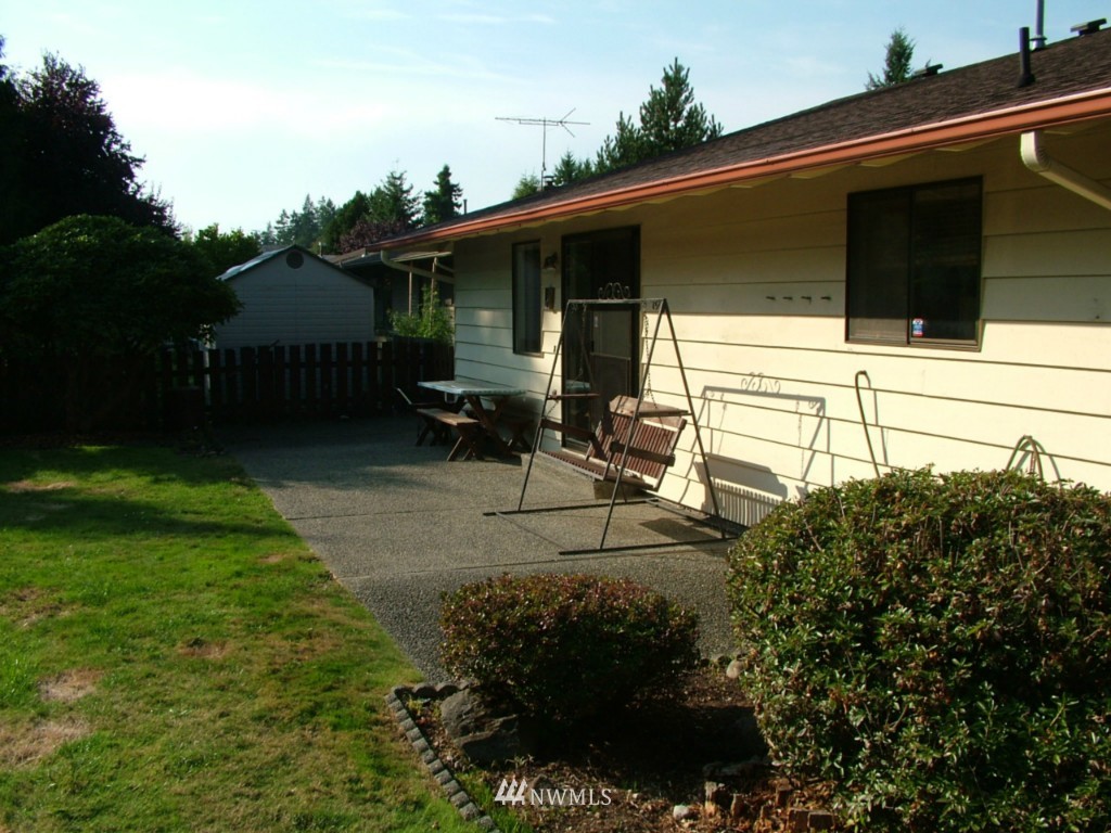 4519 Northeast 24th Street Renton, WA 98059 - Photo 14 of 15 Gallery Image 14
