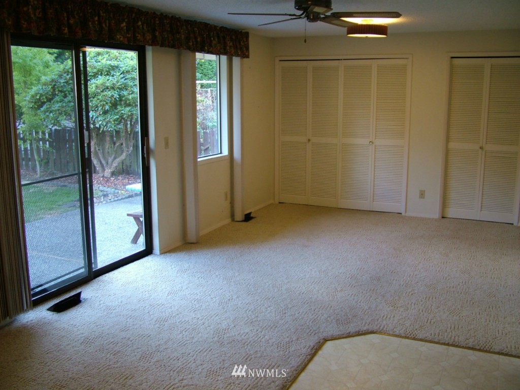 4519 Northeast 24th Street Renton, WA 98059 - Photo 4 of 15 Gallery Image 4