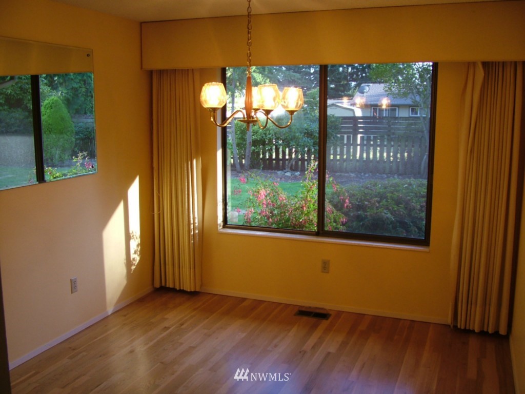 4519 Northeast 24th Street Renton, WA 98059 - Photo 5 of 15 Gallery Image 5