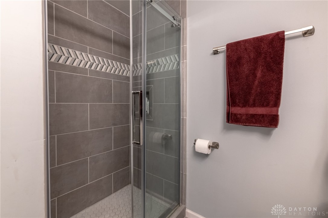 5603 Oak Valley Road Dayton, OH 45440 - Photo 14 of 22 New primary suite bath