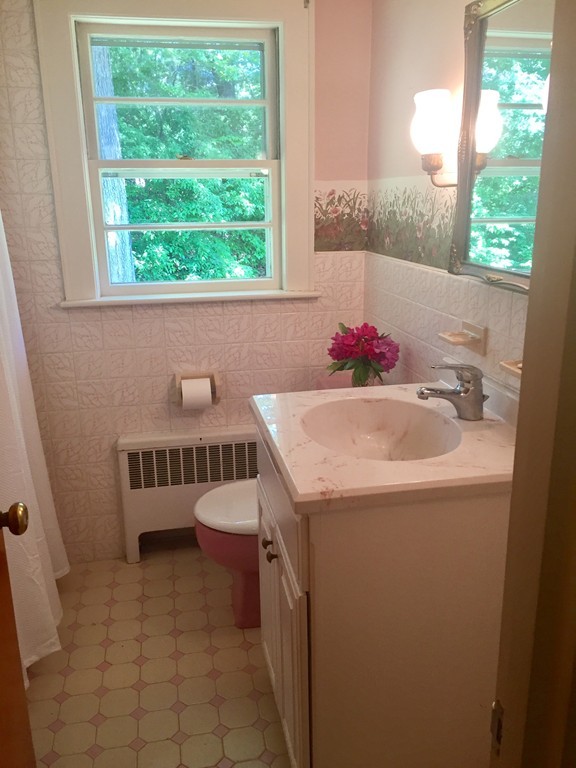 65 Croft Regis Road Westwood, MA 02090 - Photo 13 of 17 Gallery Image 13