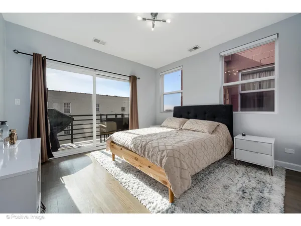 $2,500 | 2401 West Lexington Street, Unit 4, Chicago, IL 60612