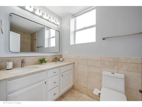 $2,500 | 2401 West Lexington Street, Unit 4, Chicago, IL 60612