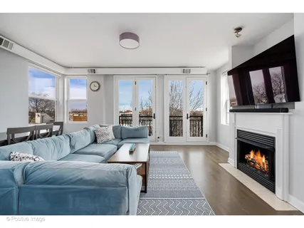 $2,500 | 2401 West Lexington Street, Unit 4, Chicago, IL 60612