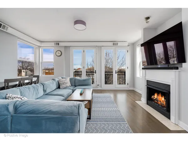 $2,500 | 2401 West Lexington Street, Unit 4, Chicago, IL 60612