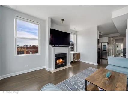 $2,500 | 2401 West Lexington Street, Unit 4, Chicago, IL 60612