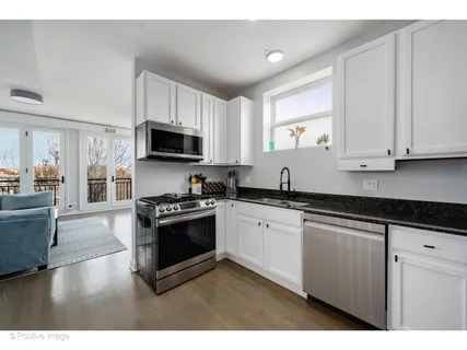 $2,500 | 2401 West Lexington Street, Unit 4, Chicago, IL 60612