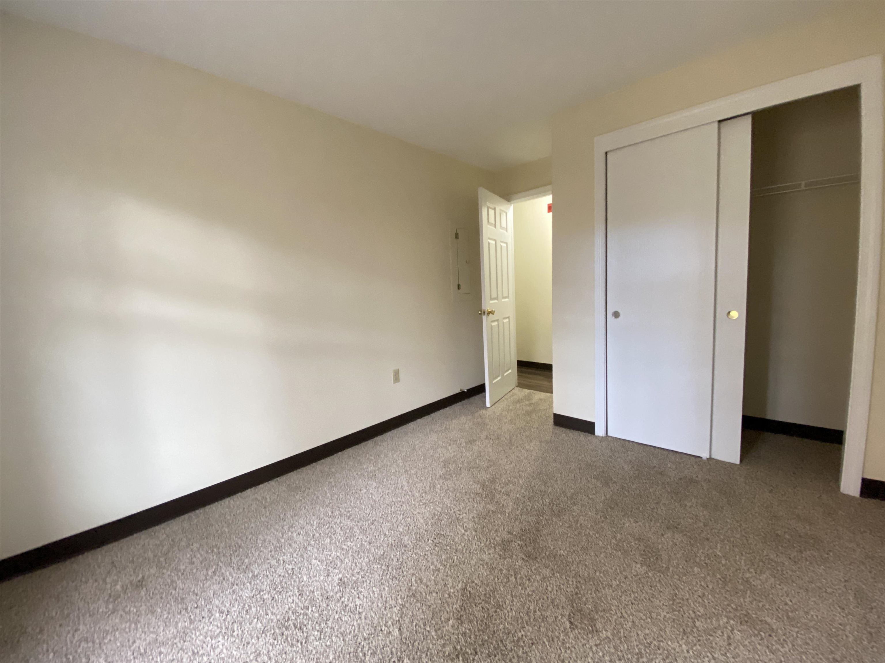 147 Eastern Avenue, Unit 101 Manchester, NH 03104 - Photo 21 of 38