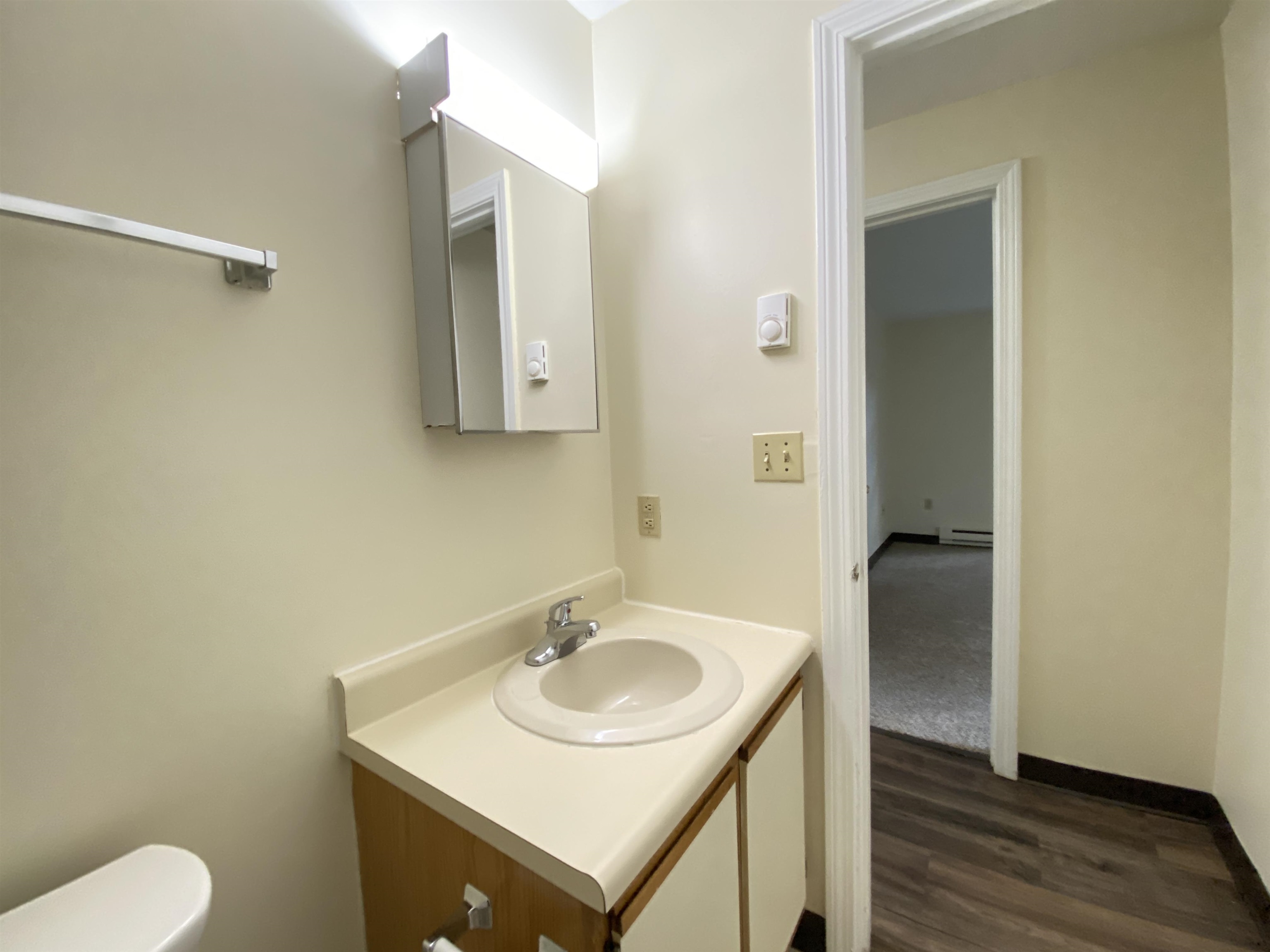 147 Eastern Avenue, Unit 101 Manchester, NH 03104 - Photo 23 of 38