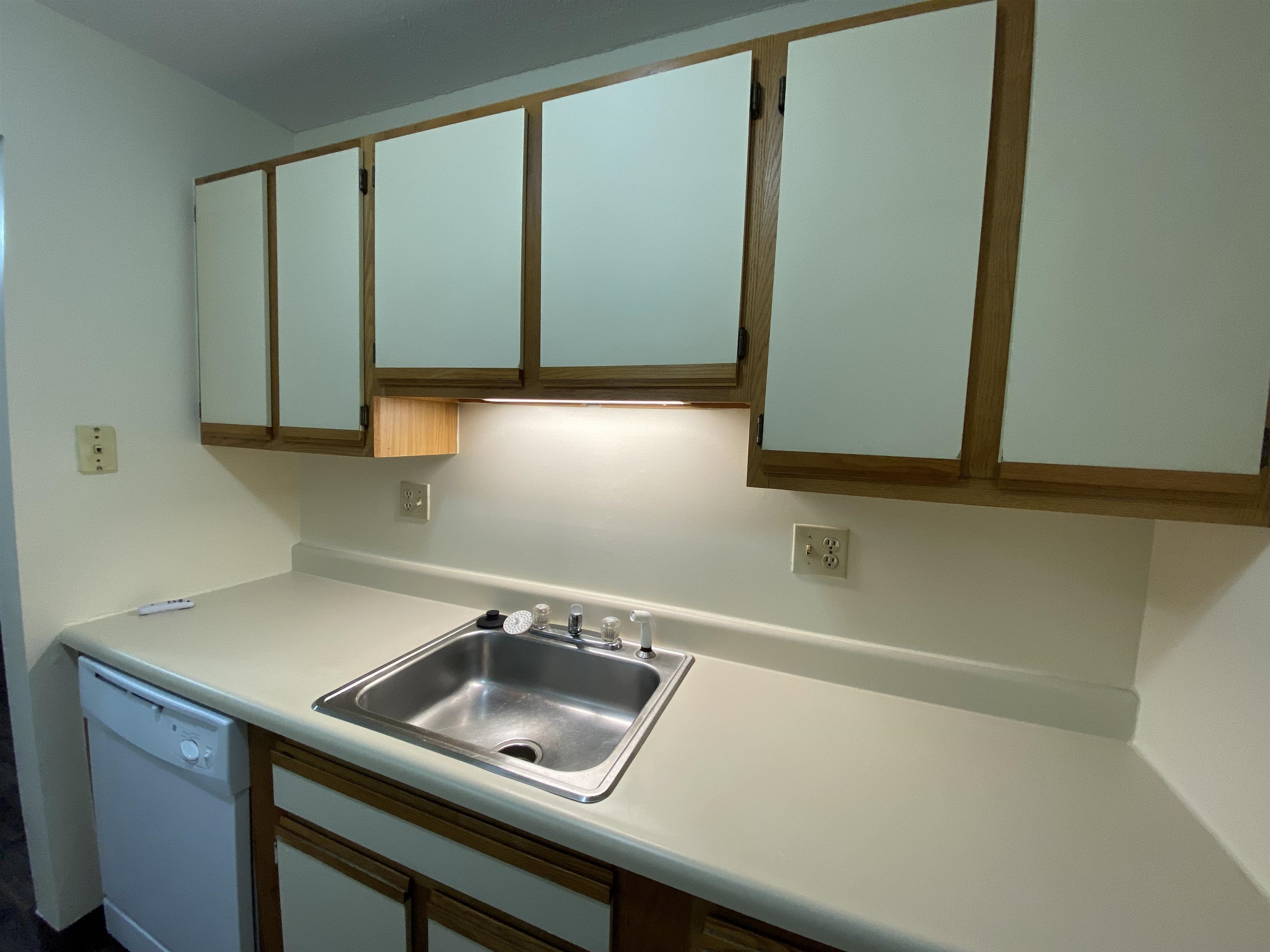 147 Eastern Avenue, Unit 101 Manchester, NH 03104 - Photo 10 of 38