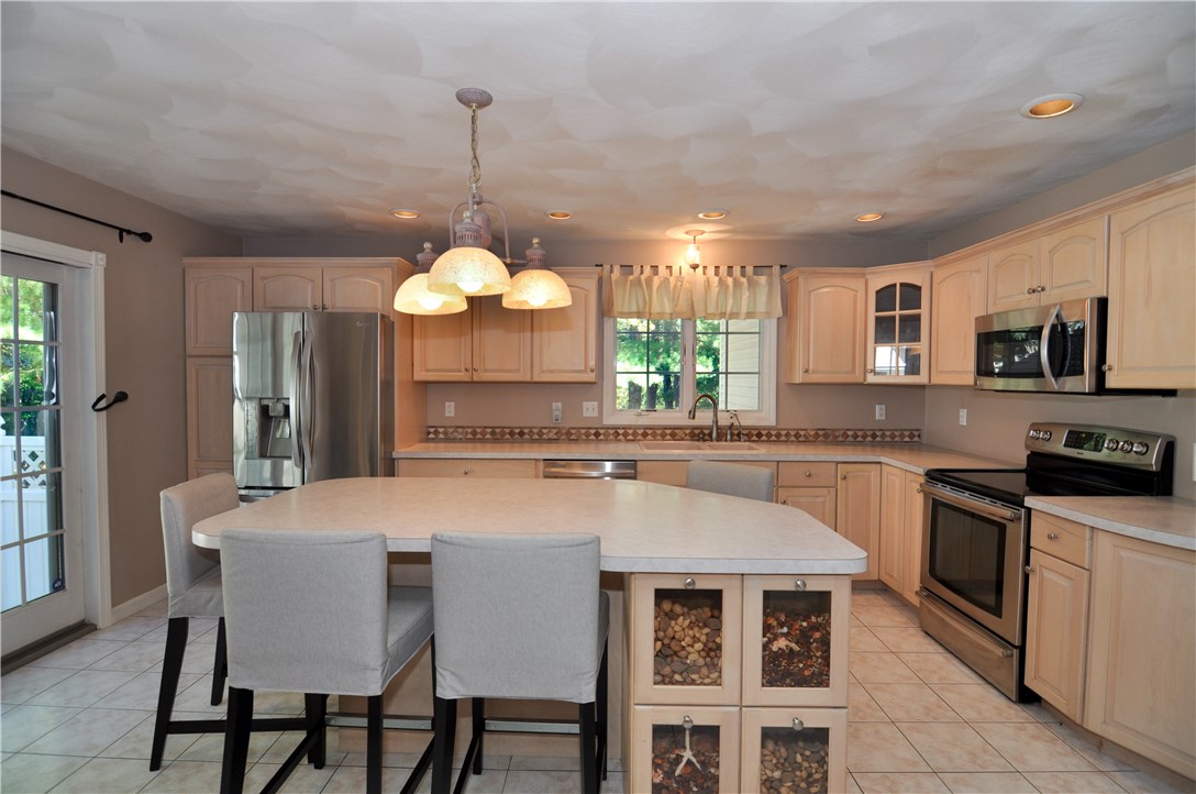 169 Burnt Hill Road Scituate, RI 02831 - Photo 16 of 36