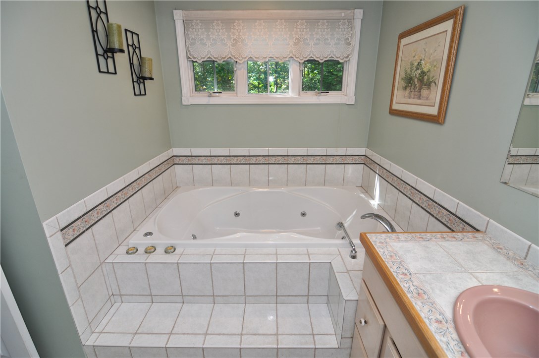 169 Burnt Hill Road Scituate, RI 02831 - Photo 20 of 36 Jetted Tub in 1 st floor Master Bath