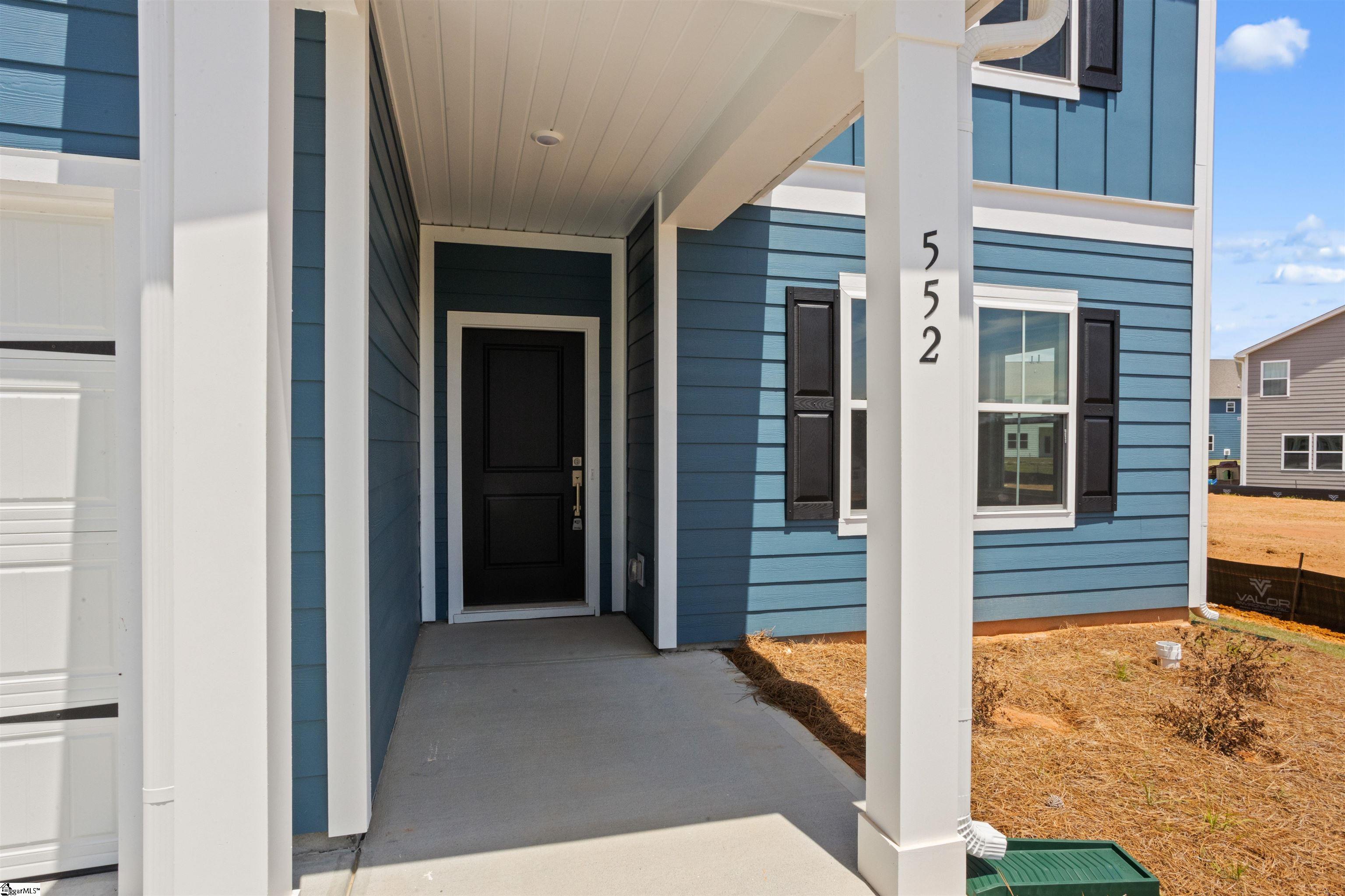 552 Hydrangea Street Seneca, SC 29678 - Photo 3 of 31