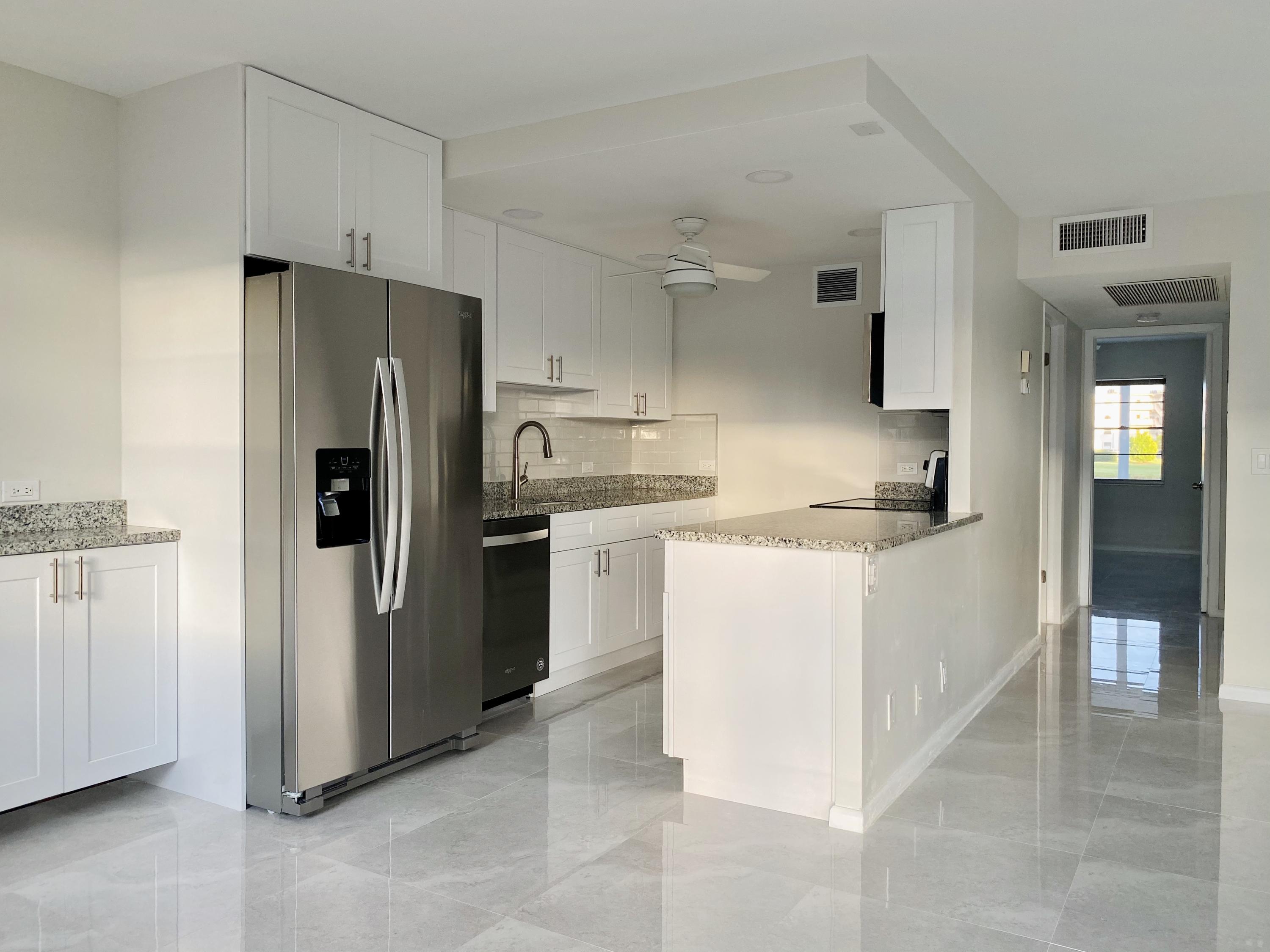 1024 Guildford East, Unit 1024 Boca Raton, FL 33434 - Photo 2 of 22 Kitchen