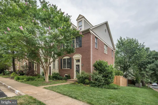 $3,995 | 1264 Quaker Hill Drive, Alexandria, VA 22314