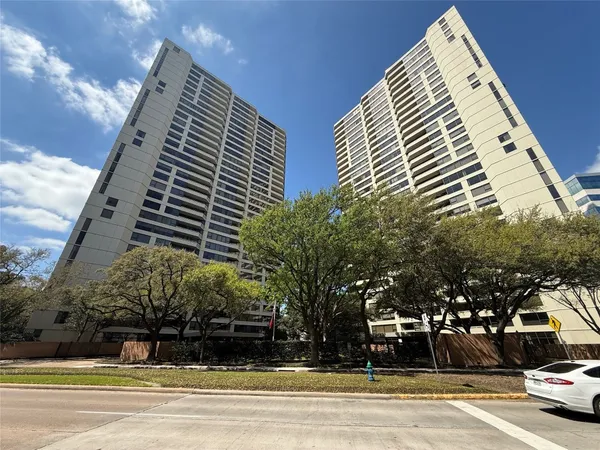 $3,000 | 15 Greenway Plaza, Unit 10D, Houston, TX 77046