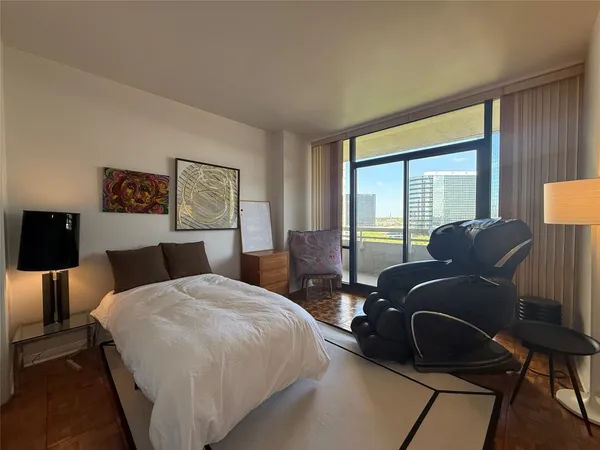 $3,000 | 15 Greenway Plaza, Unit 10D, Houston, TX 77046