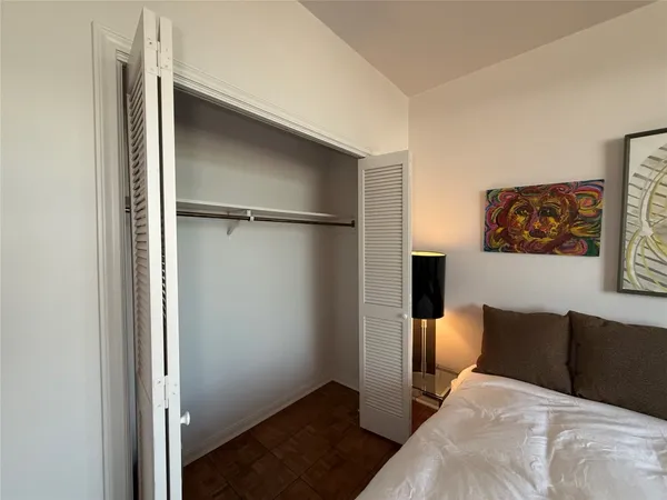 $3,000 | 15 Greenway Plaza, Unit 10D, Houston, TX 77046