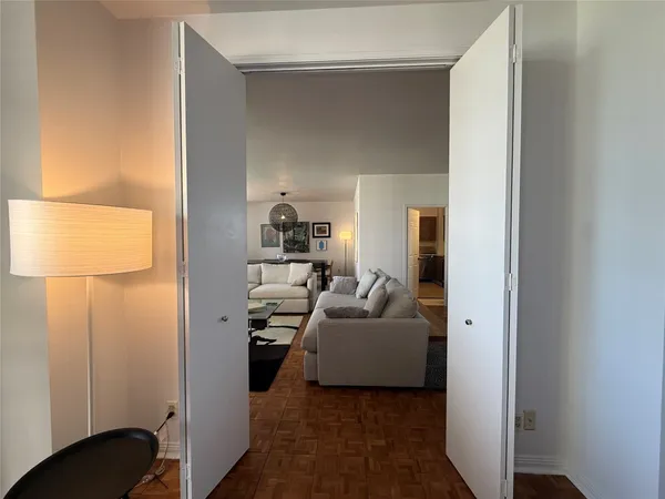 $3,000 | 15 Greenway Plaza, Unit 10D, Houston, TX 77046