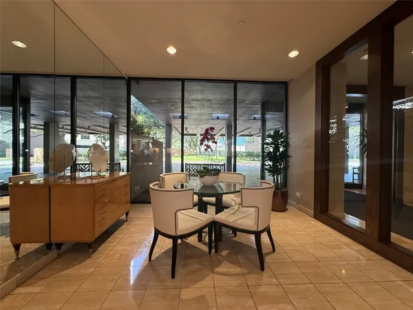 $3,000 | 15 Greenway Plaza, Unit 10D, Houston, TX 77046