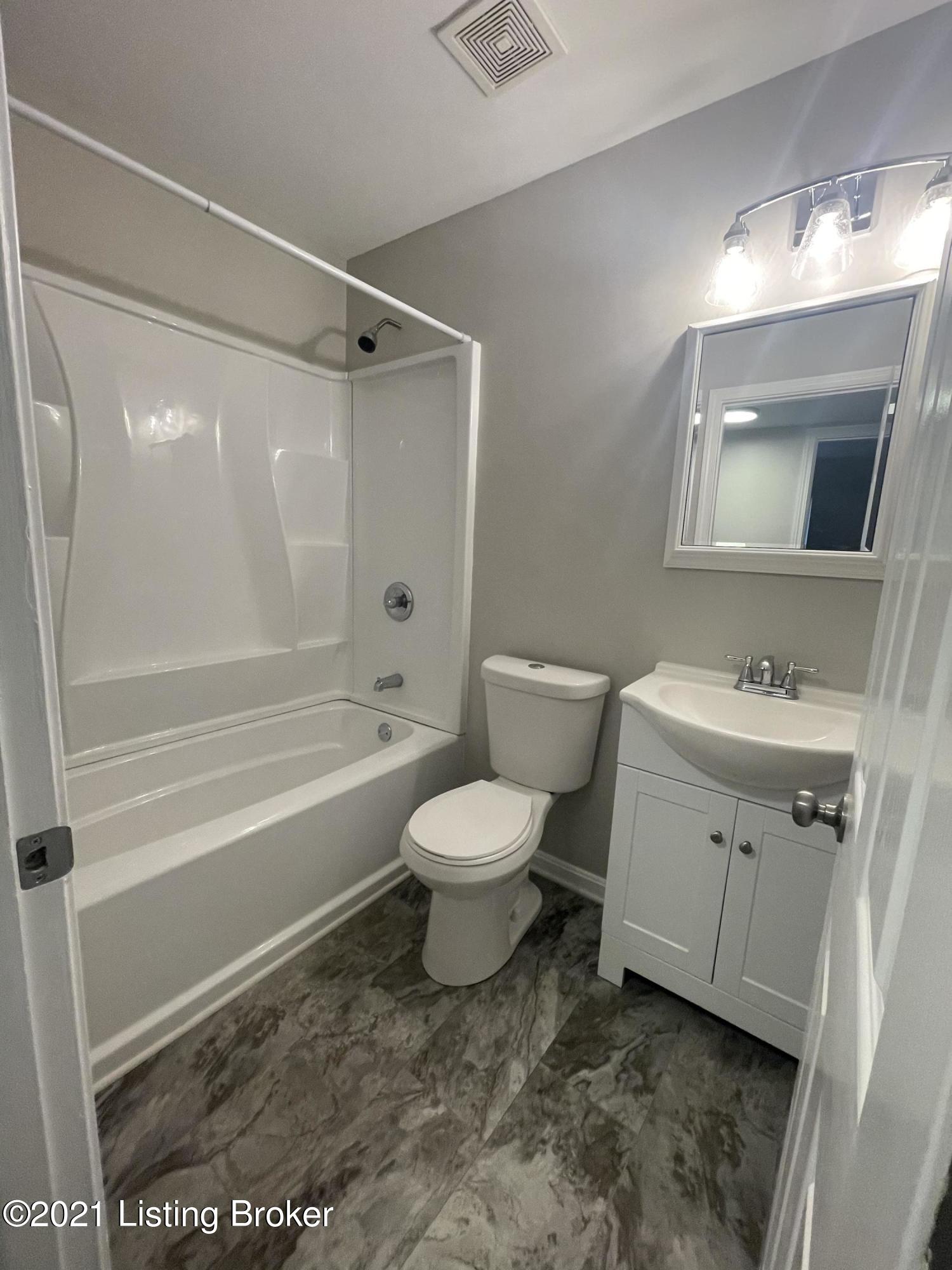 11210 Torrington Road Louisville, KY 40272 - Photo 20 of 28 IMG_9586