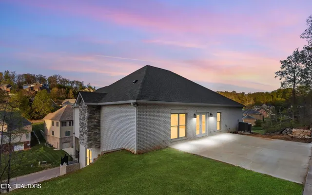 $1,069,000 | 1853 Calgary Falls Lane, Knoxville, TN 37931