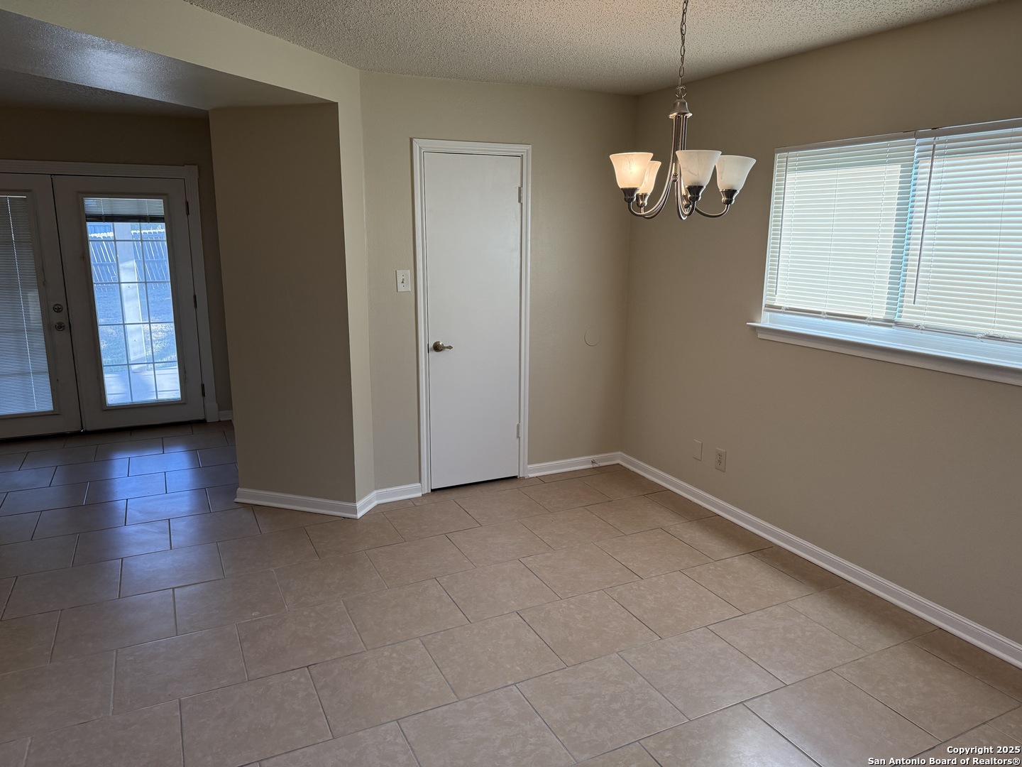 8015 Chestnut Gate Lane Converse, TX 78109 - Photo 11 of 21