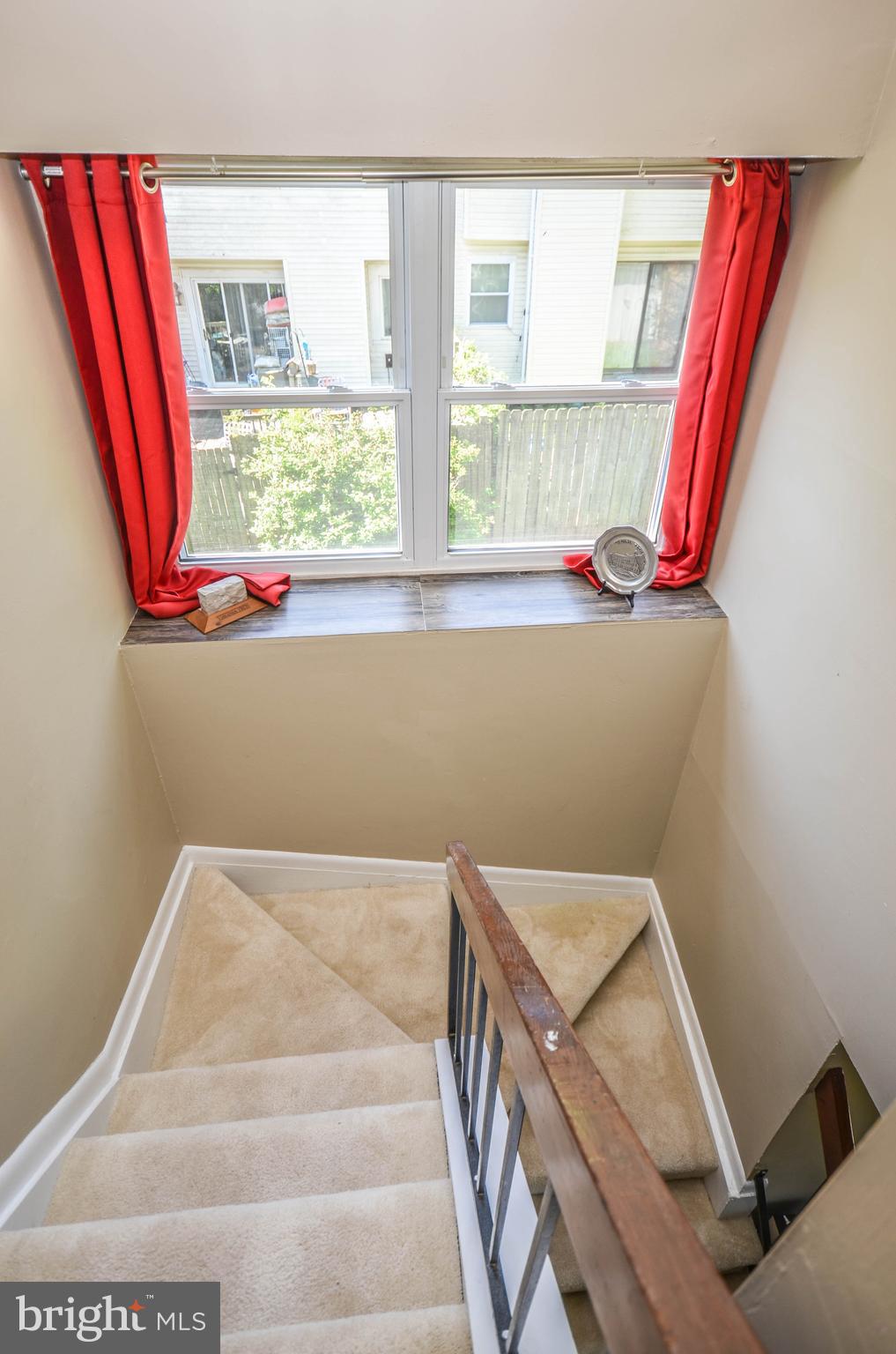 17501 Hoskinson Road Poolesville, MD 20837 - Photo 20 of 47 Great side windows in stairway to second level