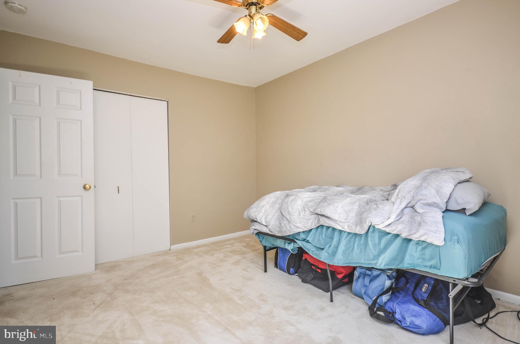 17501 Hoskinson Road Poolesville, MD 20837 - Photo 27 of 47 Bedroom 2 with sizable closet