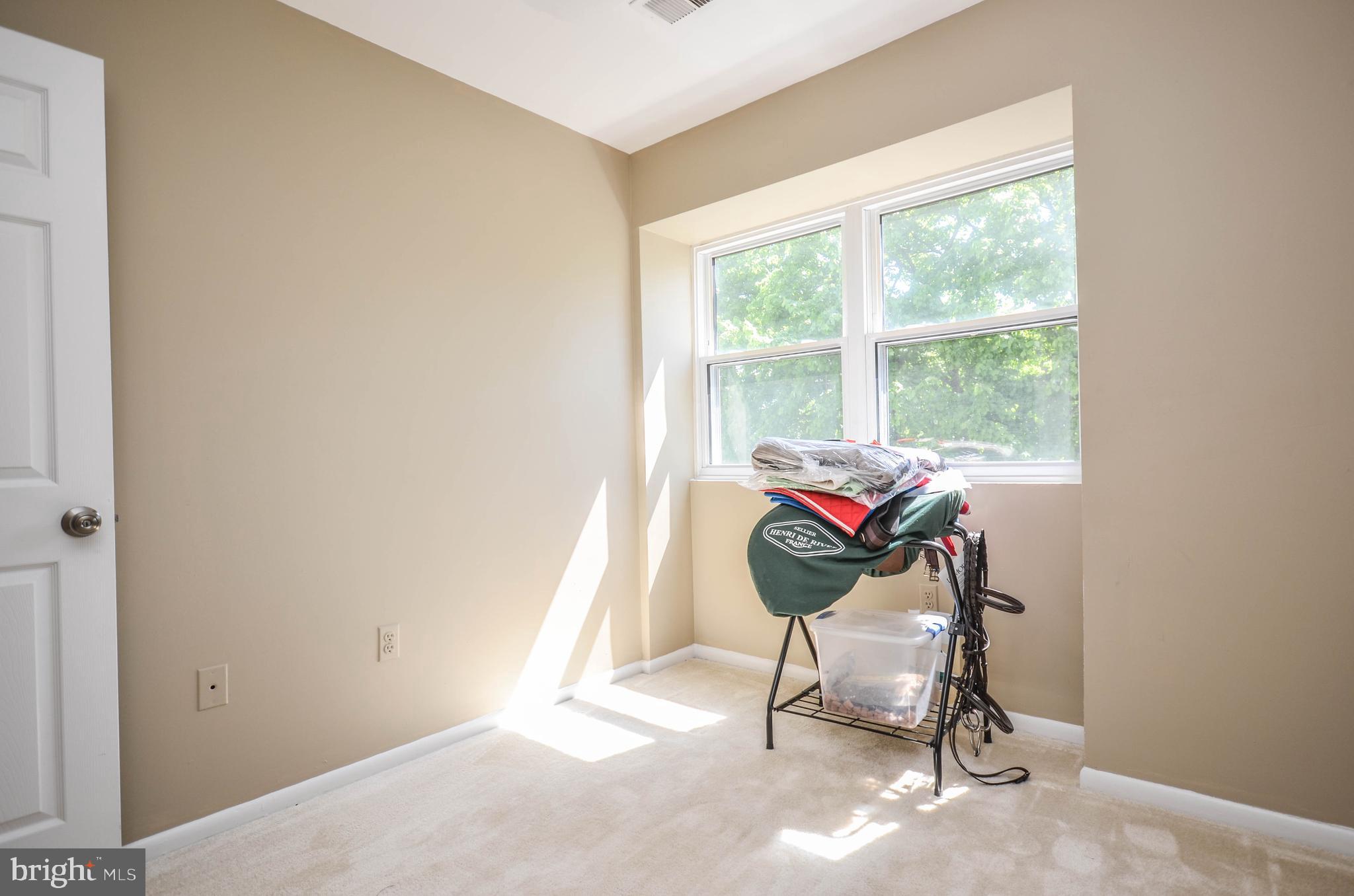17501 Hoskinson Road Poolesville, MD 20837 - Photo 29 of 47 Bedroom 3