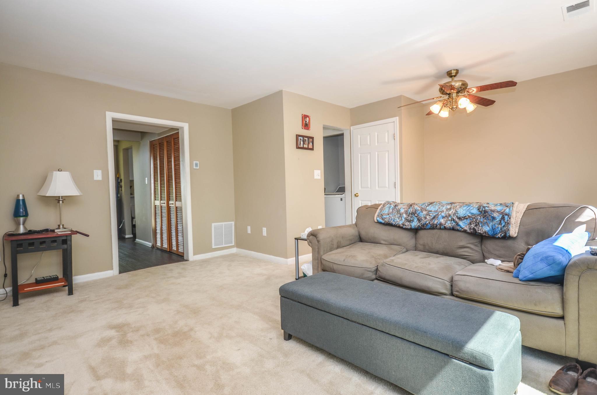 17501 Hoskinson Road Poolesville, MD 20837 - Photo 6 of 47 Large open concept living/dining room