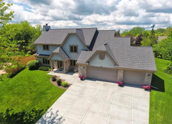 $689,000 | 8187 4 Oaks Court, Franklin, WI 53132