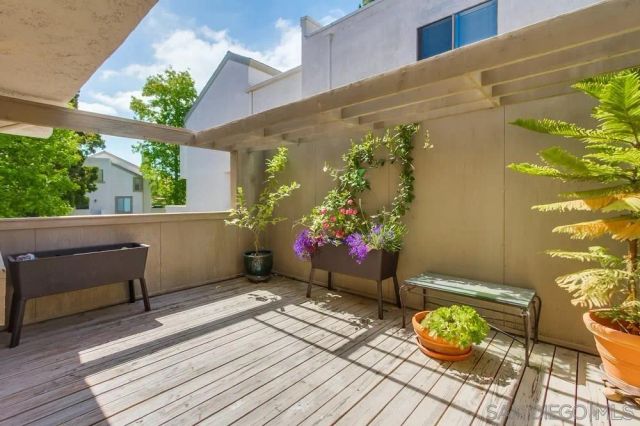 a view of a entryway