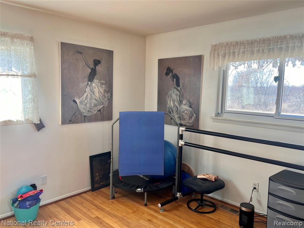 1900 North Hughes Road Howell, MI 48843 - Photo 47 of 50 Gallery Image 47