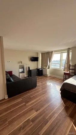 $42,999 | 210 North 17th Street, Unit 907, St. Louis, MO 63103