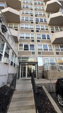 $42,999 | 210 North 17th Street, Unit 907, St. Louis, MO 63103