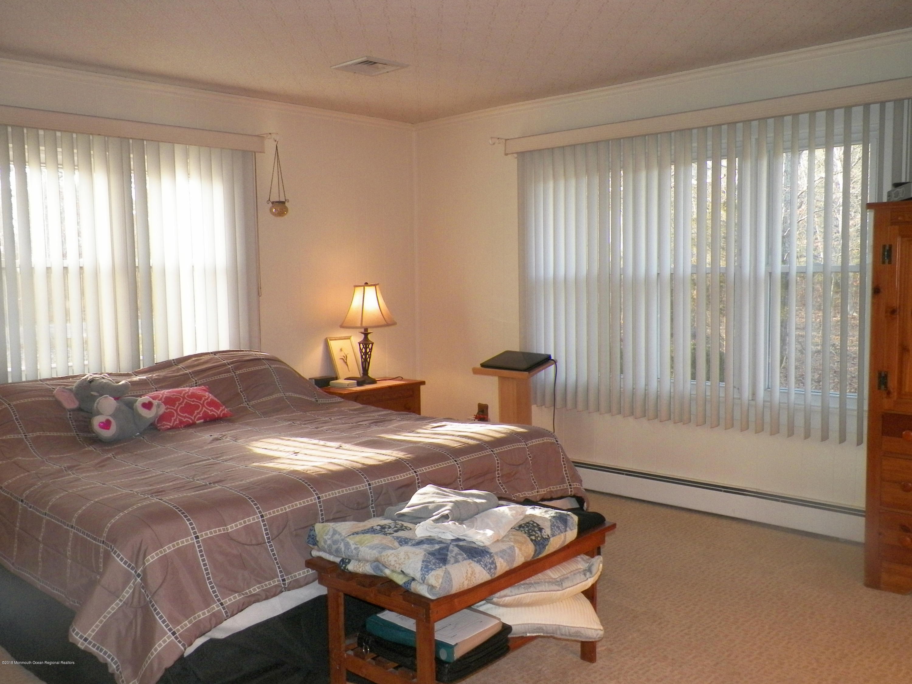 207 Georgia Road Freehold, NJ 07728 - Photo 8 of 34 100_1452