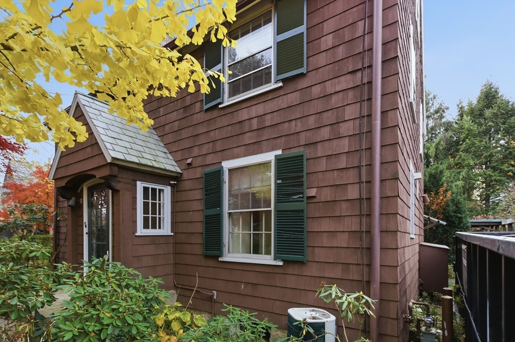 12-14 Gray Gardens West Cambridge, MA 02138 - Photo 2 of 39