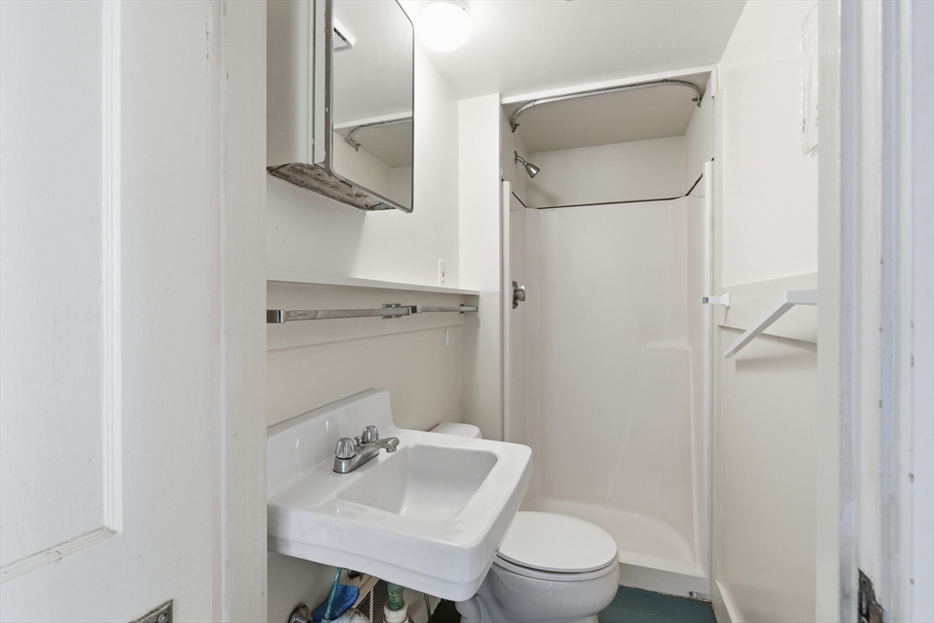 12-14 Gray Gardens West Cambridge, MA 02138 - Photo 29 of 39