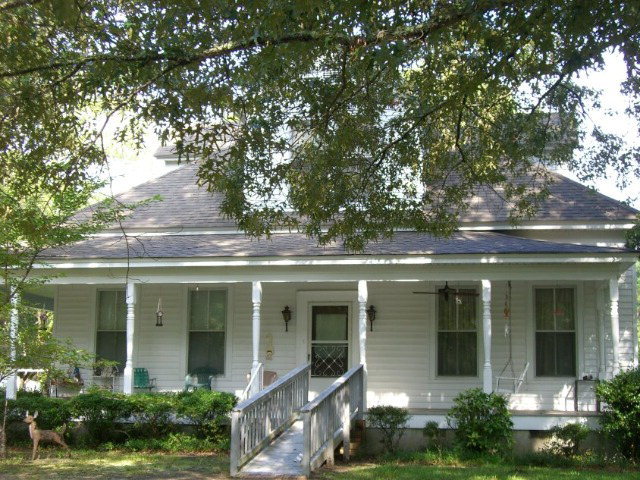 196 Glosson Road Gray, GA 31032 - Photo 26 of 40 front view of a house