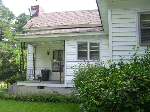 196 Glosson Road Gray, GA 31032 - Photo 28 of 40 a view of a house with a yard